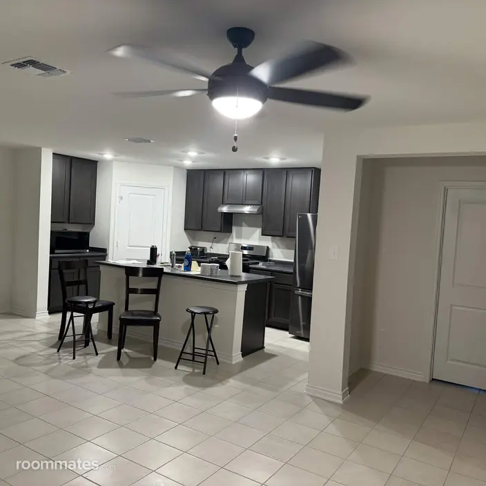 Room for rent in Converse, TX $700, house