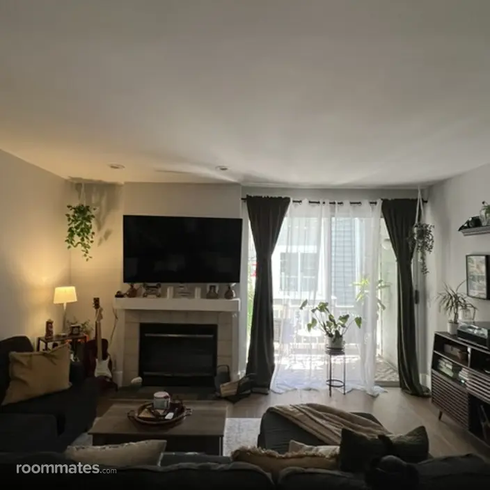 Room for rent in Playa del Rey, CA $1800, condo