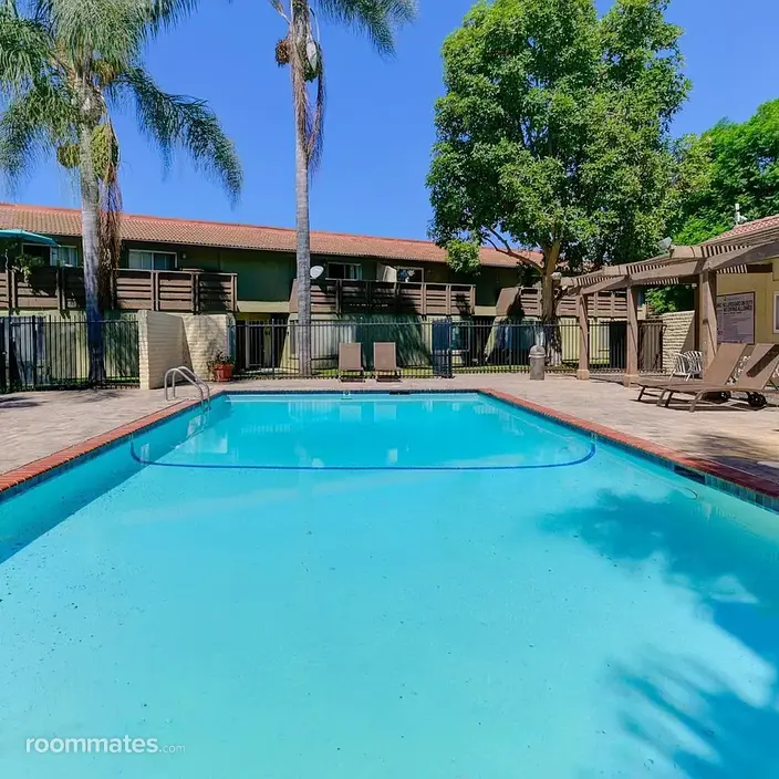 Room for rent in Oceanside, CA $1400, condo