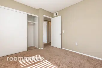Room for rent in Palm Springs, CA $925, house
