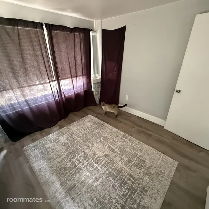 Room for rent in Long Beach, CA $1050, house