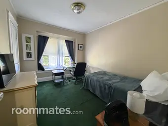 Room for rent in Cleveland, OH $795, house