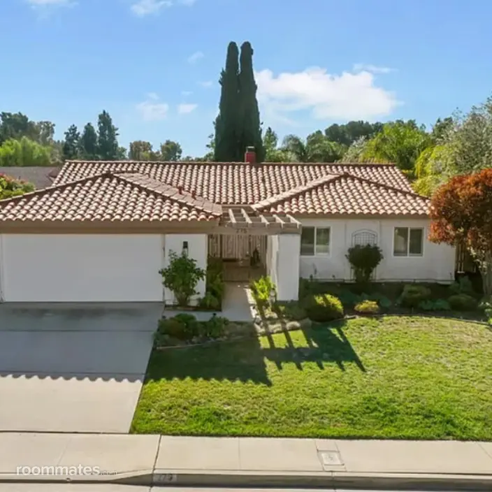 Room for rent in Thousand Oaks, CA $2200, house
