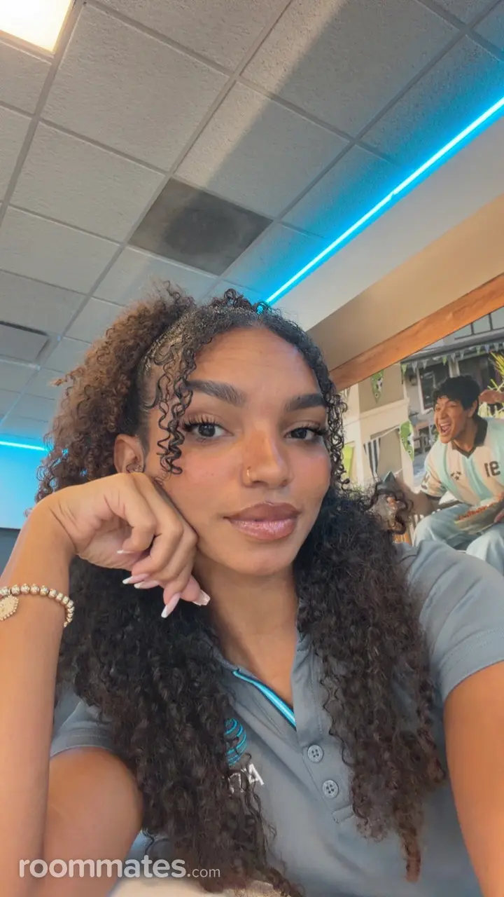 Profile photo 4 of 4