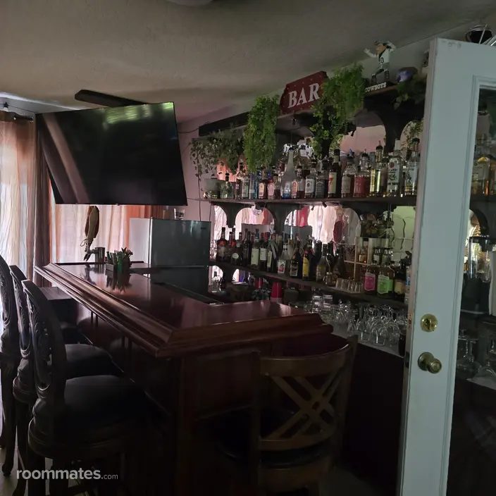 Room for rent in Vero Beach, FL $2000, house