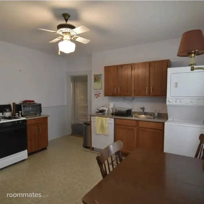 Room for rent in Chestnut Hill, MA $1100, house