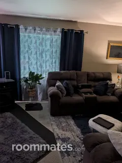 Room for rent in Toledo, OH $600, house