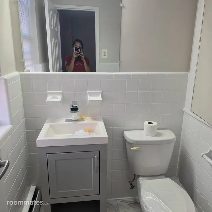 Room for rent in Philadelphia, PA $1000, house