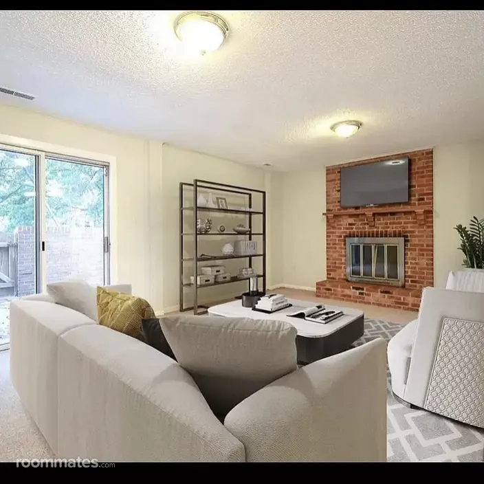 Room for rent in Alexandria, VA $1100, house