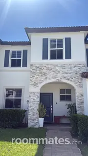 Room for rent in Miami, FL $1300, house