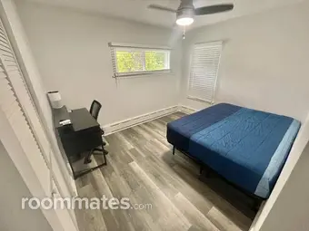 Room for rent in Antioch, IL $800, house