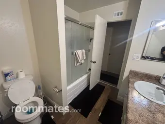 Room for rent in Anaheim, CA $1300, apartment
