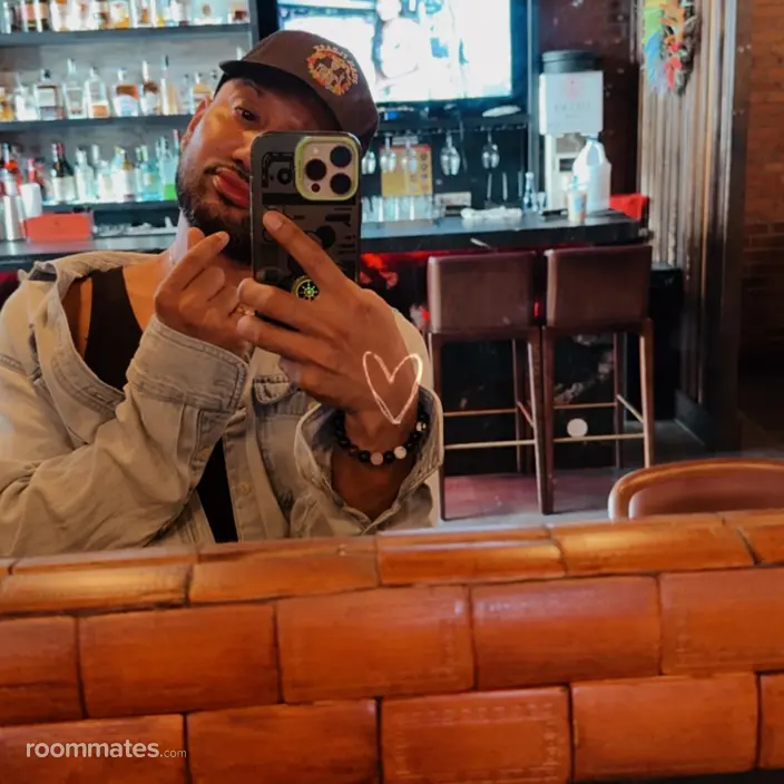 Roommate looking New York, NY, $1000