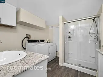 Room for rent in Concord, CA $3000, house