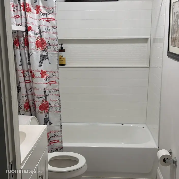 Room for rent in Gainesville, GA $900, house