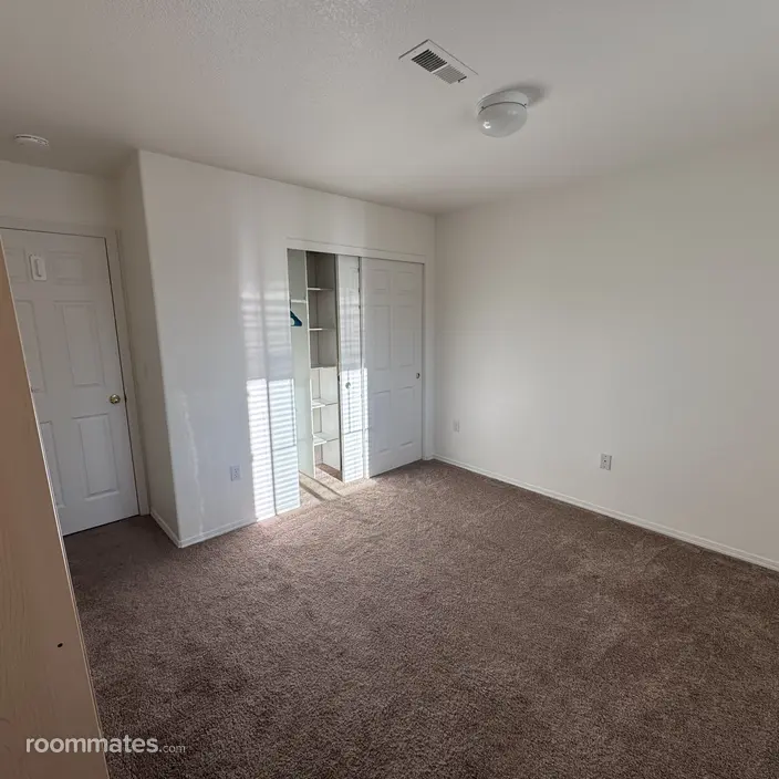 Room for rent in Hillsboro, OR $1200, townhouse
