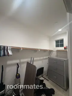 Room for rent in Eastvale, CA $1200, house