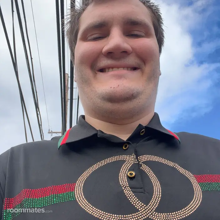 Roommate looking Oahu, HI, $1300