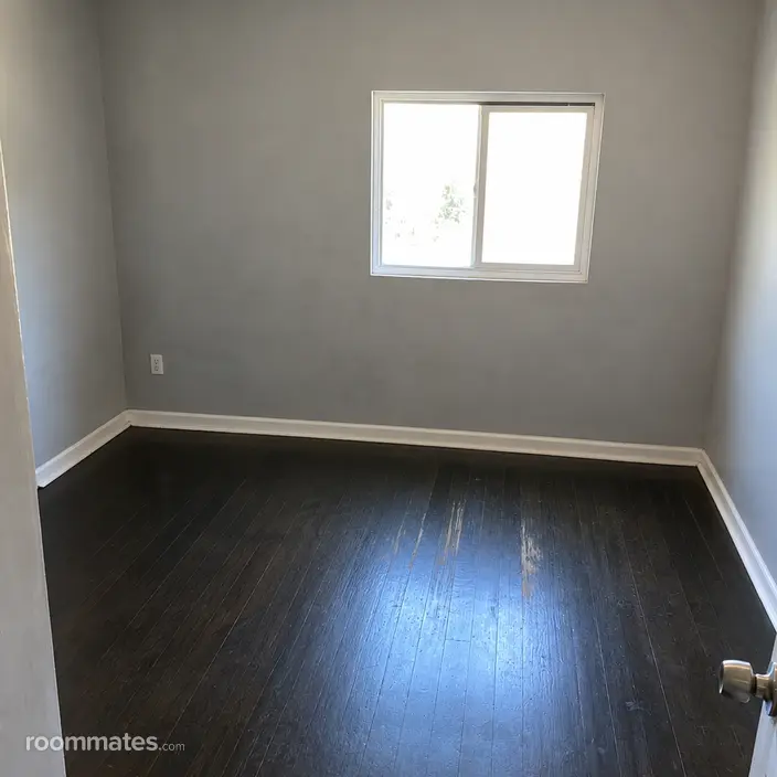 Room for rent in Los Angeles, CA $784, house