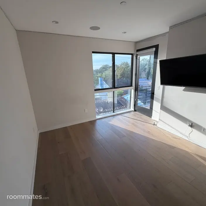 Room for rent in North Hollywood, CA $1700, house