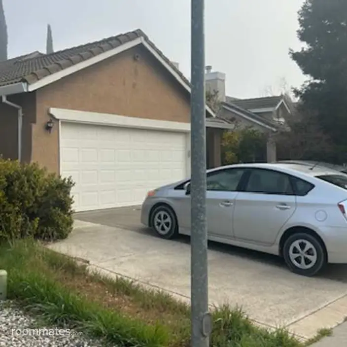 Room for rent in Sacramento, CA $900, house
