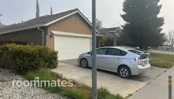 Room for rent in Sacramento, CA $900, house
