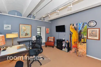 Room for rent in Milwaukee, WI $1400, condo