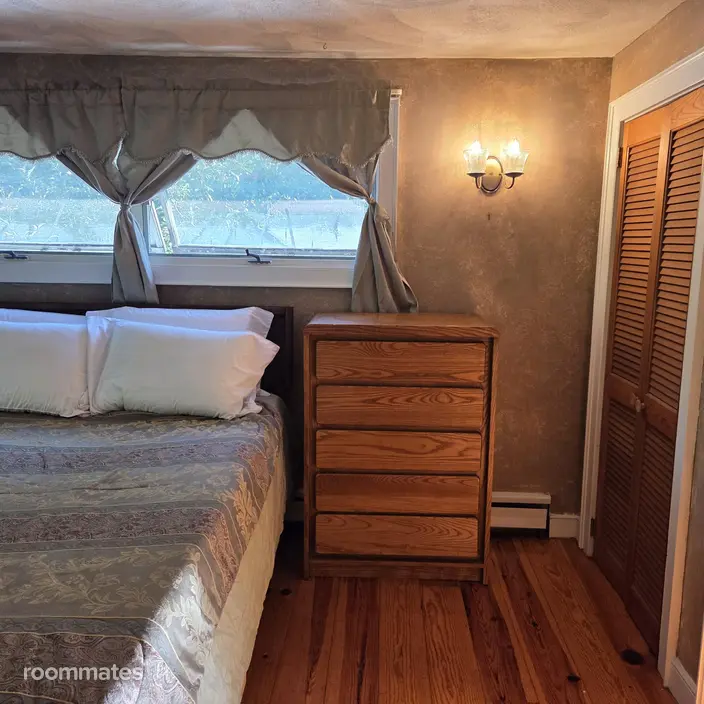 Room for rent in Foster, RI $1100, house