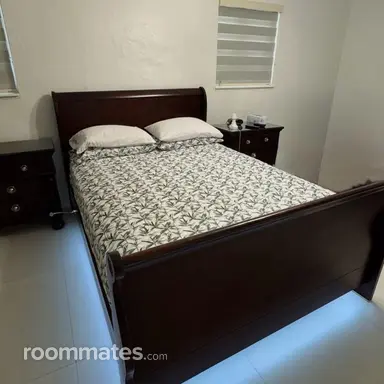 Room for rent in Miami, FL $1000, house
