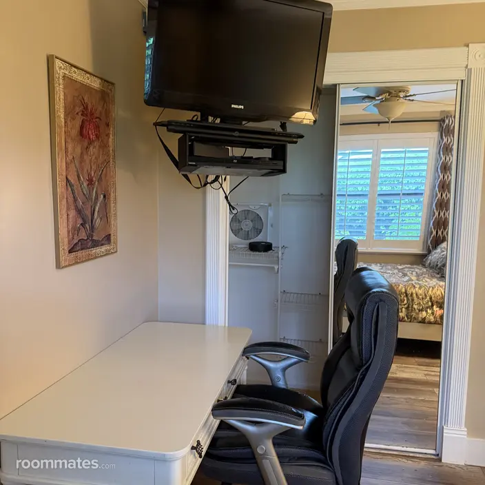 Room for rent in Weston, FL $1100, house