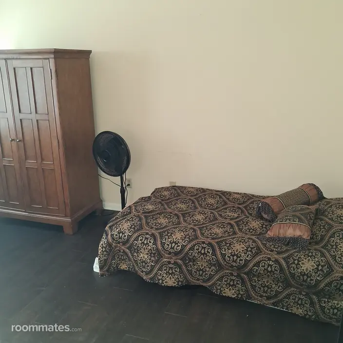 Room for rent in Fort Wayne, IN $700, condo