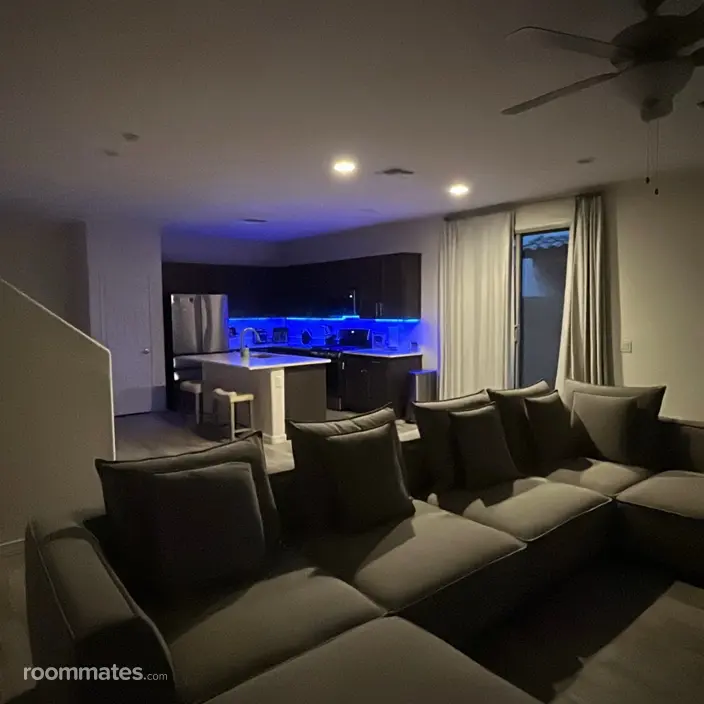 Room for rent in Phoenix, AZ $900, house