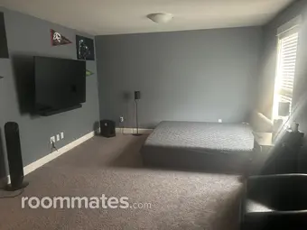 Room for rent in Beaverton, OR $1000, house