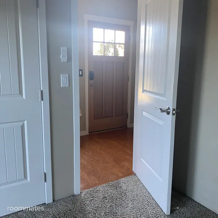 Room for rent in Medford, OR $900, townhouse