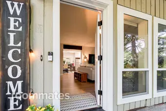 Room for rent in Newcastle, WA $1300, house