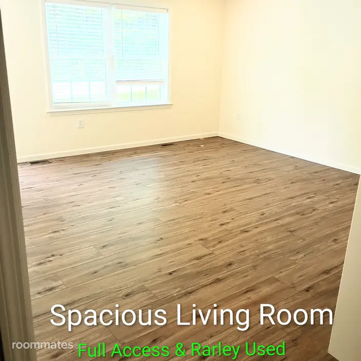 Room for rent in Honesdale, PA $1300, townhouse
