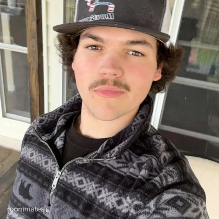 Roommate looking Colorado Springs, CO, $1800