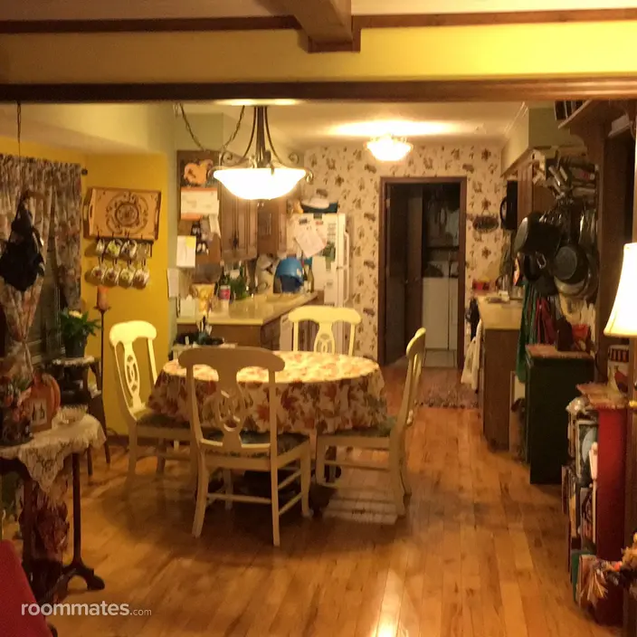 Room for rent in Springfield, MO $700, house