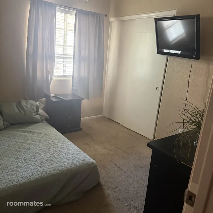 Room for rent in Phoenix, AZ $800, house