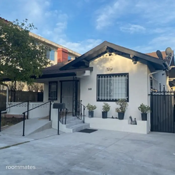 Room for rent in Los Angeles, CA $1300, house