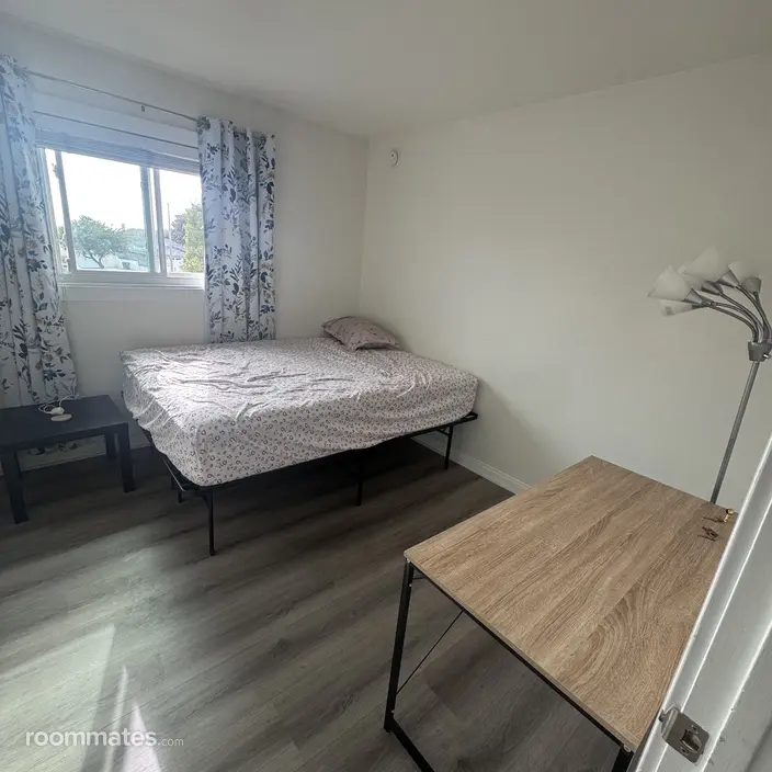 Room for rent in Harbor City, CA $1400, house