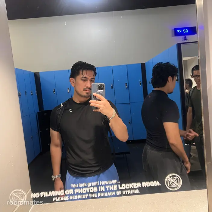Roommate looking Lynwood, CA, $1300