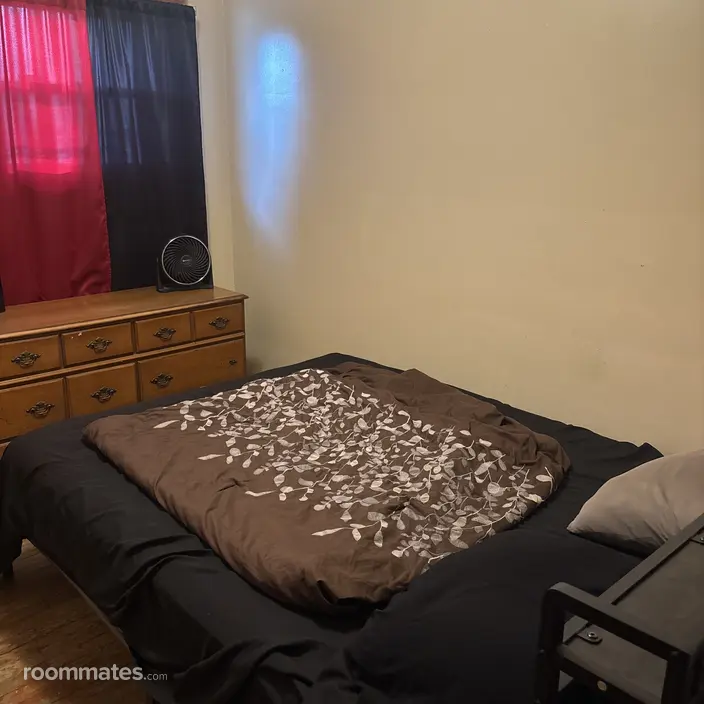Room for rent in Detroit, MI $750, house