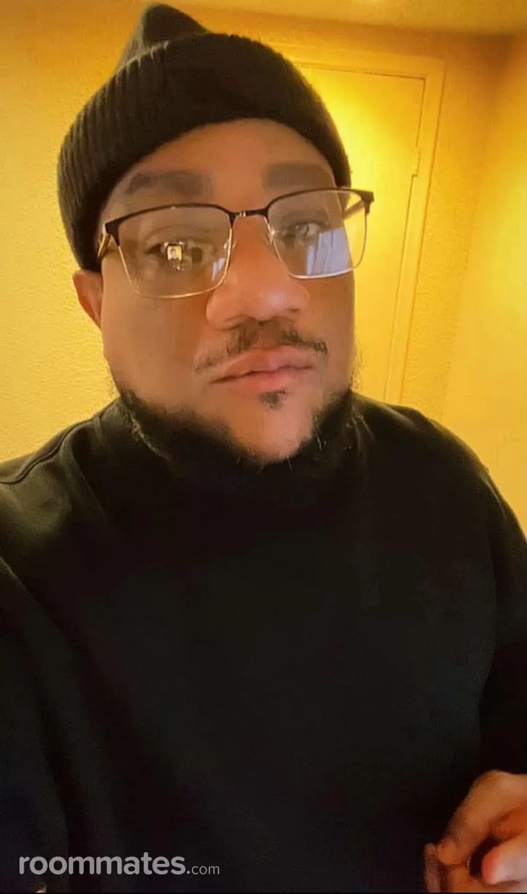 Profile photo 4 of 4