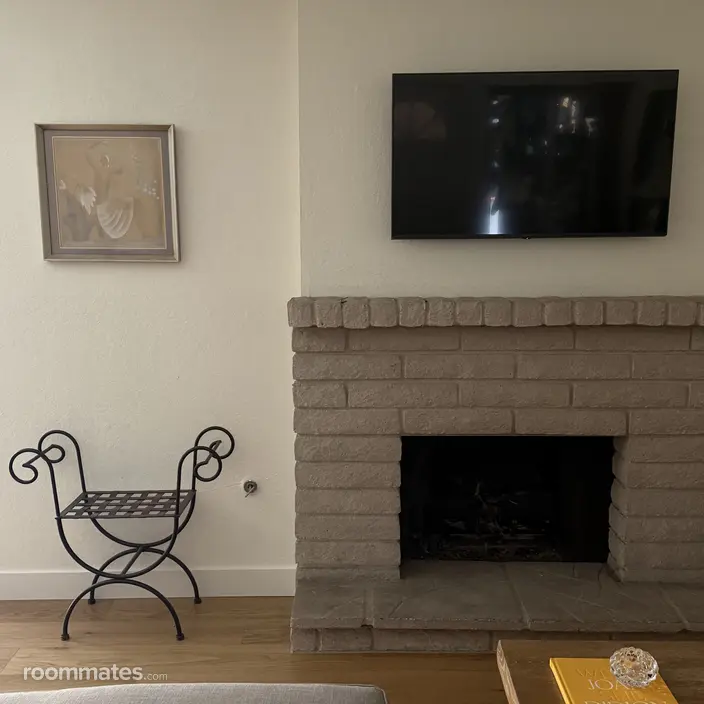 Room for rent in Fullerton, CA $1050, condo