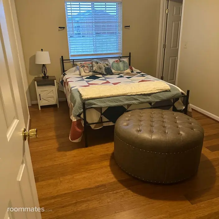 Room for rent in Crestview Hills, KY $675, condo