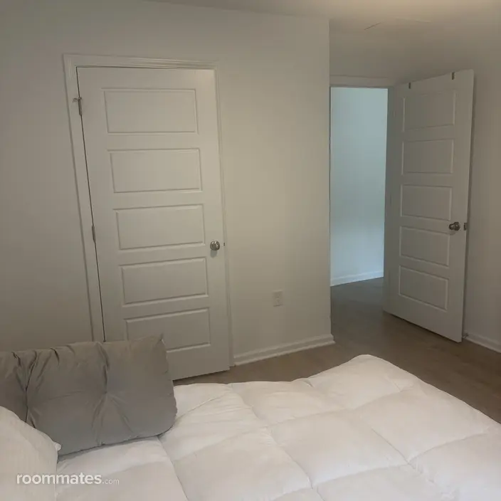 Room for rent in Jacksonville, FL $1000, house