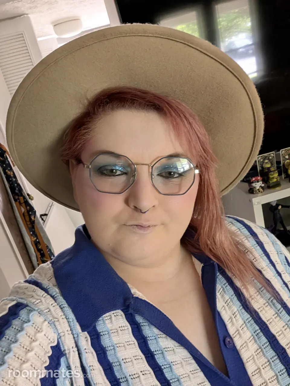 Profile photo 4 of 4
