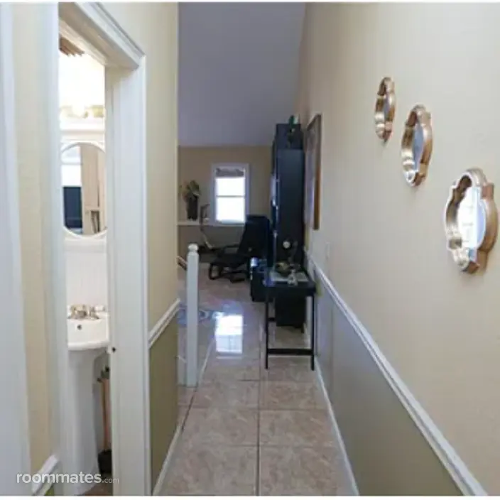 Room for rent in Clearwater, FL $1200, condo