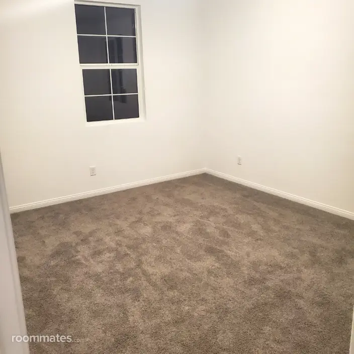 Room for rent in Santa Paula, CA $1000, house